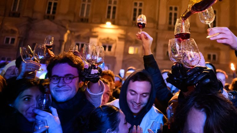 France : le Beaujolais nouveau 2024 est arrivé, couvé avec attention après une météo pluvieuse