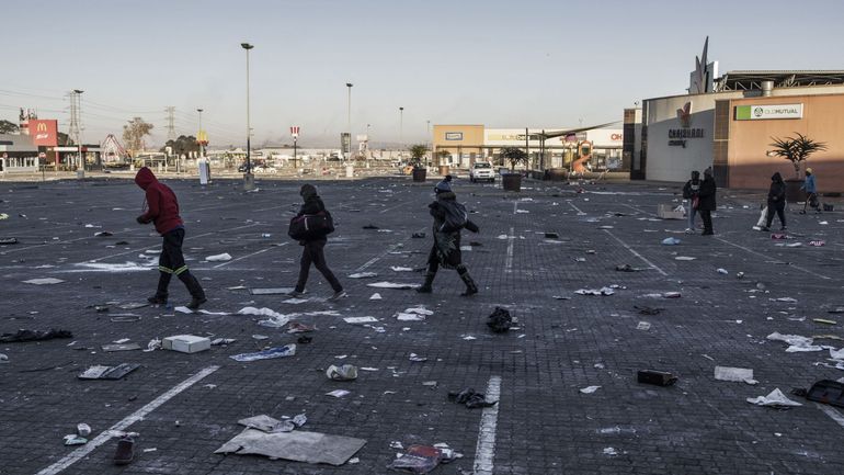 Tensions en Afrique du Sud : le bilan des émeutes est revu à 330 morts