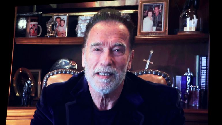 Arnold Schwarzenegger s'adresse aux Russes sur Twitter