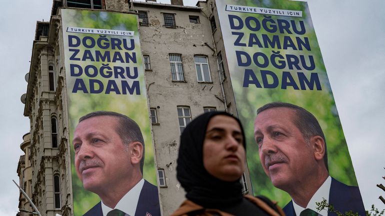 Elections en Turquie : le président Erdogan promet une transition pacifique s'il perd le scrutin de dimanche