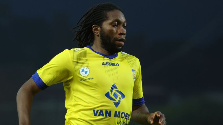 À 37 ans, Dieumerci Mbokani a encore faim de football : l’attaquant poursuit sa carrière… en Arménie