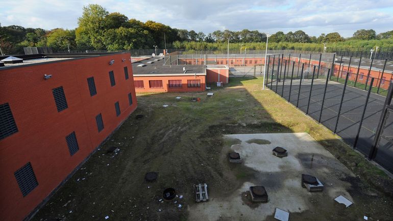 Trou dans un mur, draps attachés entre eux : quatre détenus rattrapés au cours d'une tentative d'évasion en Flandre