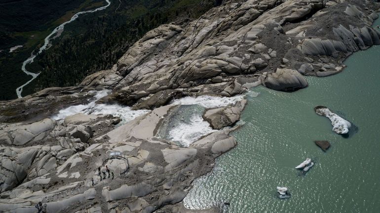 Réchauffement climatique : la fonte des glaciers crée de nouveaux lacs en montagne