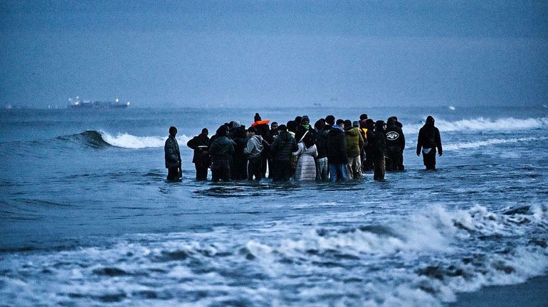 Asile et migration : un migrant décède en traversant la Manche, 200 autres personnes secourues depuis dimanche