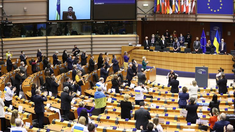 Guerre en Ukraine : les eurodéputés soutiennent massivement les sanctions et le soutien UE à l'Ukraine