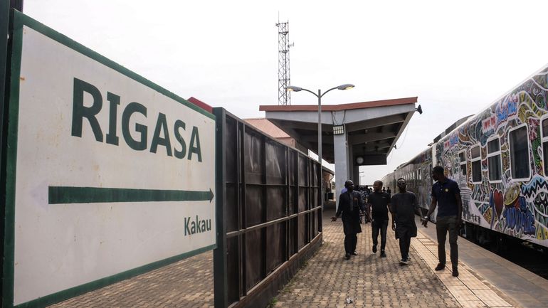 Des assaillants armés enlèvent plus de 30 personnes dans une gare au Nigeria
