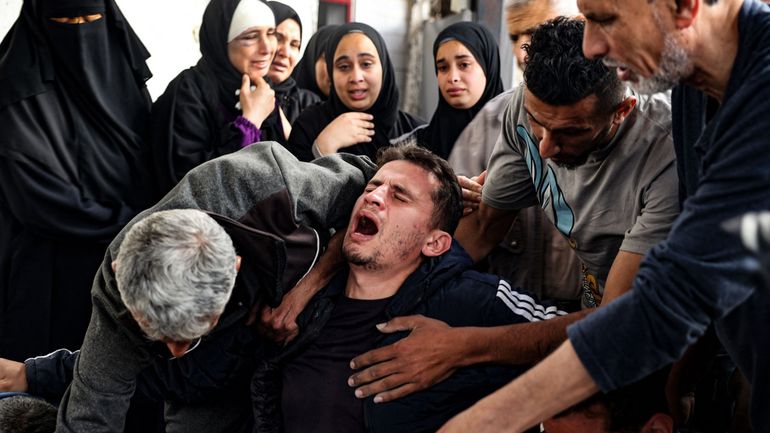 Guerre Israël-Gaza : à Rafah, la mort vient du ciel avant l'assaut terrestre israélien annoncé (reportage AFP)