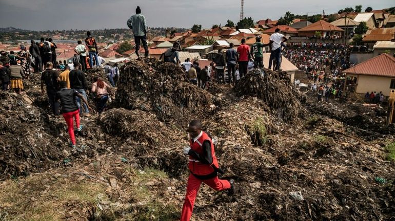 Effondrement d'une décharge en Ouganda : le bilan monte à 30 morts, des dizaines de personnes toujours disparues