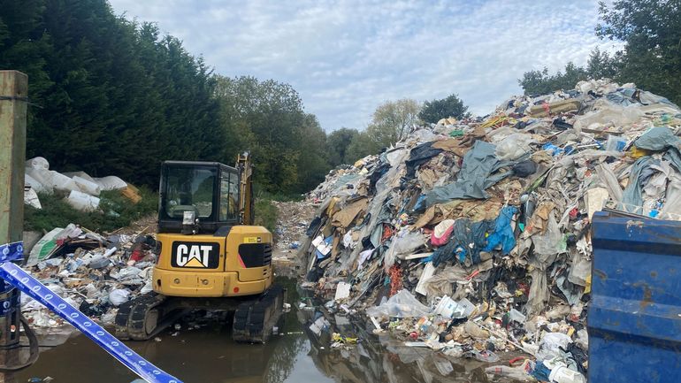 Seneffe : une décharge à ciel ouvert sur le site de l’entreprise Euro-Snef Contain