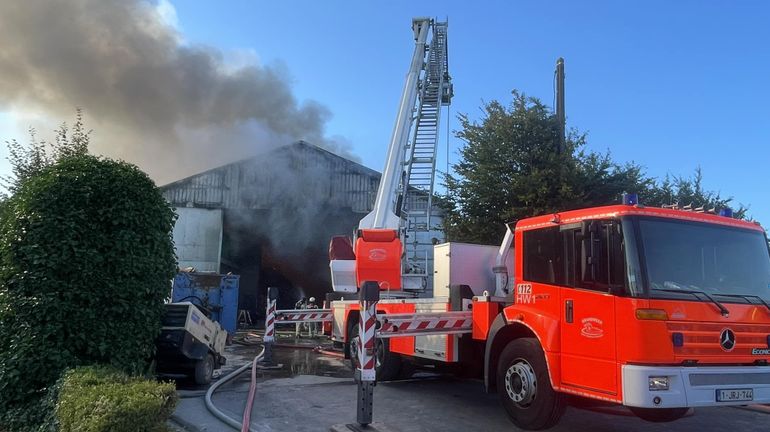 L'incendie déclaré dans une entreprise de Zottegem est désormais maîtrisé