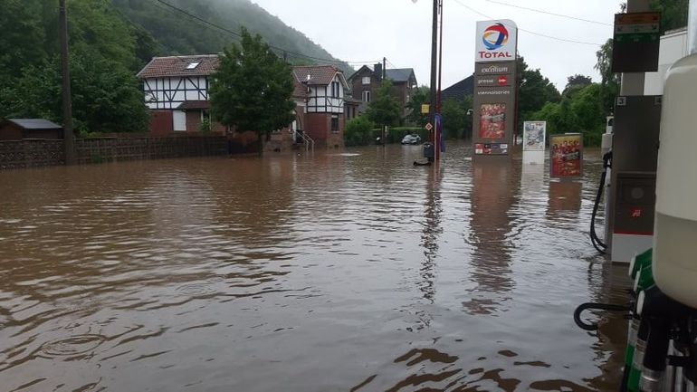 Inondations : cinquante personnes portées disparues ont repris contact avec les autorités
