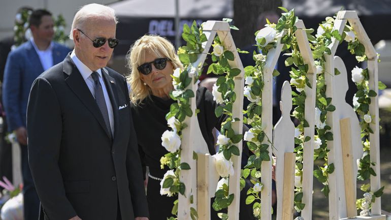 Etats-Unis : Joe Biden à Uvalde pour tenter d'apaiser la souffrance des parents endeuillés