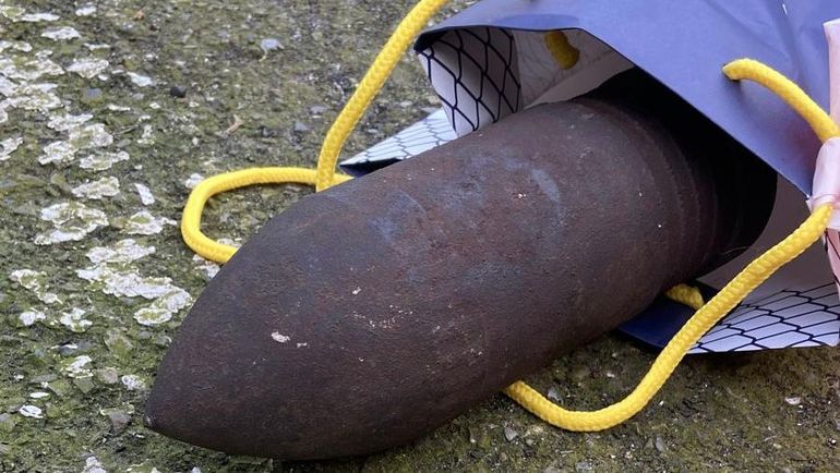 Insolite : un particulier dépose un obus dans un sac de courses chez les pompiers liégeois