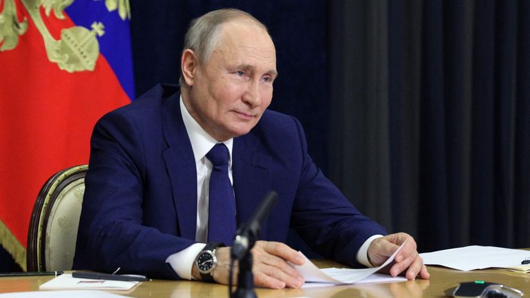 Russie : Poutine promulgue la loi qui interdit aux opposants 