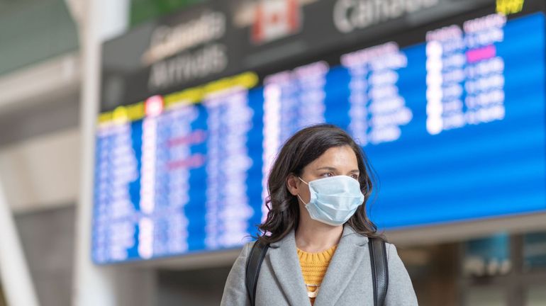 Coronavirus : le Canada déconseille les voyages à l'étranger à cause du variant omicron