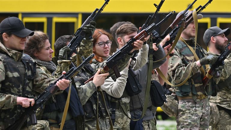 Guerre en Ukraine : vingt pays s'engagent à fournir des armes supplémentaires à l'Ukraine