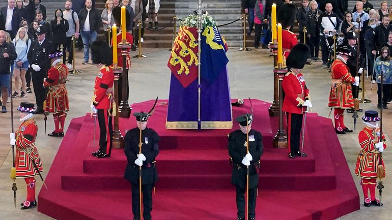 La reine Elizabeth II sera inhumée lundi à 20h30 à Windsor