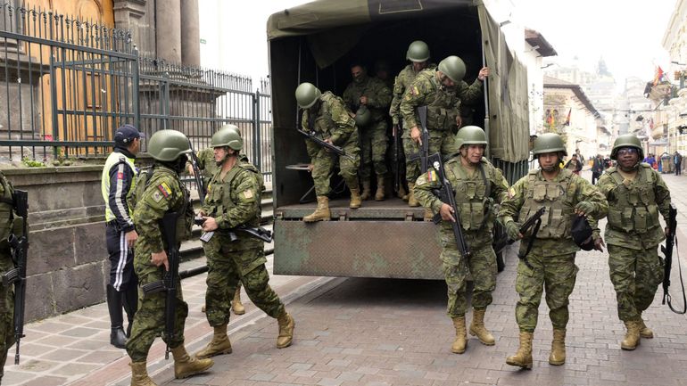 Équateur : policiers enlevés, prise d'otage en direct à la télévision, le pays en état de 