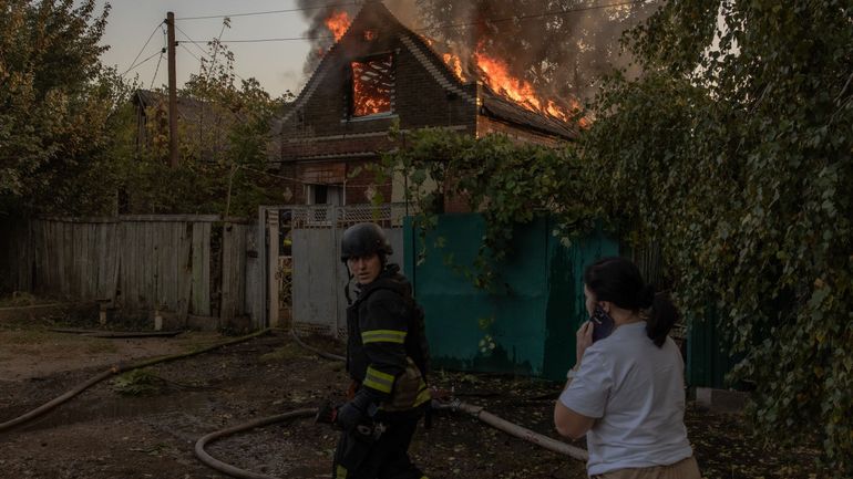 L'Ukraine frappe un terminal pétrolier en Crimée, la Russie continue à grignoter du terrain