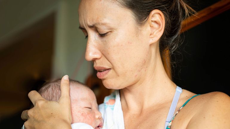 Baromètre des parents : 6 mamans sur 10 trouvent la période après l'accouchement difficile