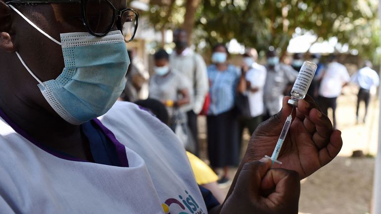 Coronavirus: le Kenya menace de sanctions les fonctionnaires non-vaccinés