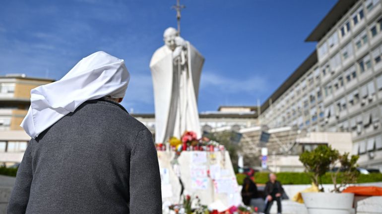 Ce dimanche, le pape rentre au Vatican : une 