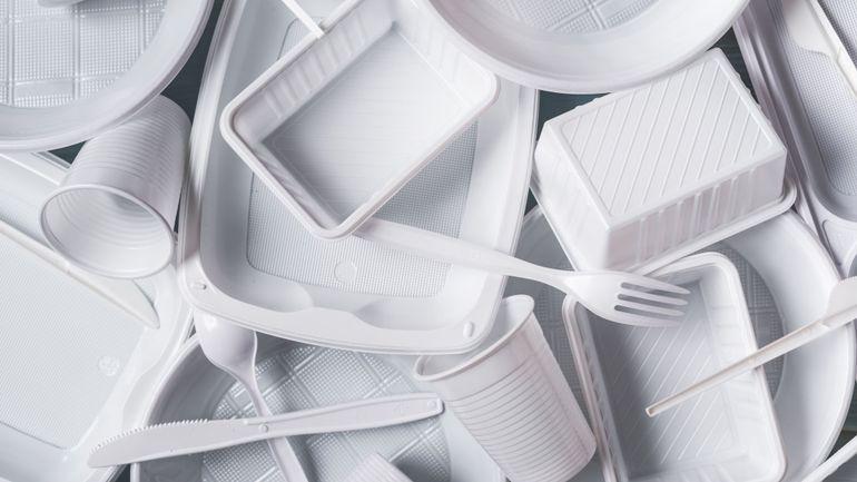Londres va interdire la vaisselle en plastique à usage unique d'ici fin 2023