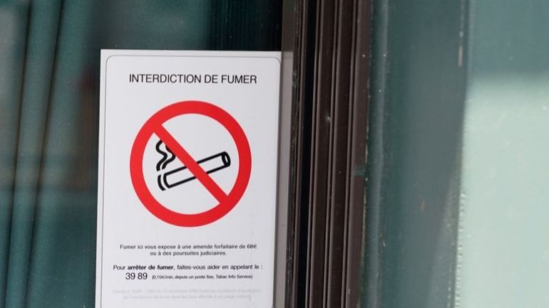Interdiction de fumer dans certains lieux en plein air : avant tout une stratégie de 