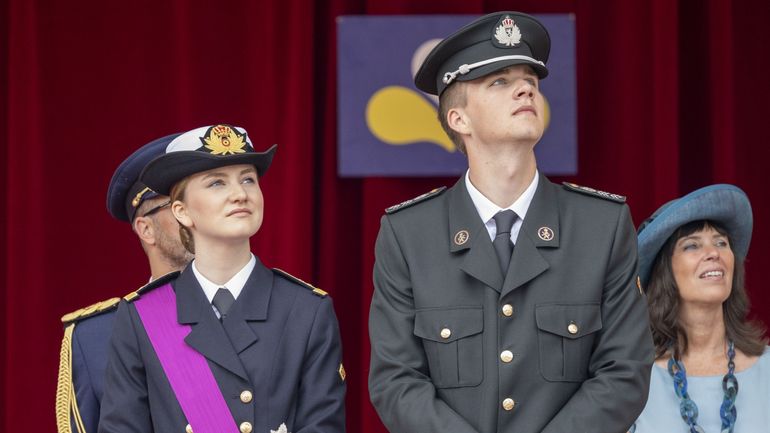 Fête nationale : Un défilé militaire et civil haut en couleurs sous les yeux du couple royal et de la princesse Elisabeth