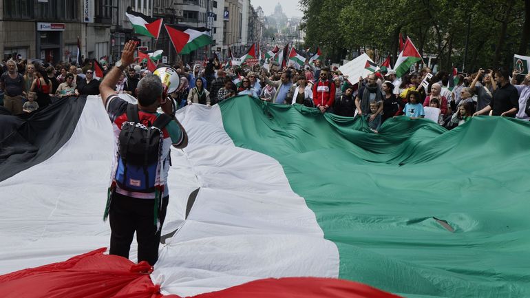 Guerre Israël-Gaza : des milliers de manifestants défilent à Bruxelles pour exiger un cessez-le-feu