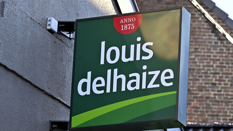 Derrière Cora qui ferme, c'est Louis Delhaize qui s'efface... peut-être à jamais
