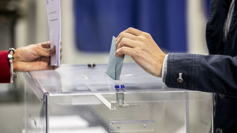 Elections législatives en France : la NUPES et Ensemble largement en tête au bureau de Bruxelles