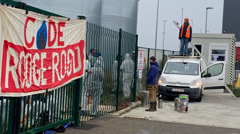 Le dépôt Ali Baba à l'aéroport de Liège toujours bloqué par les activistes de Code Rouge