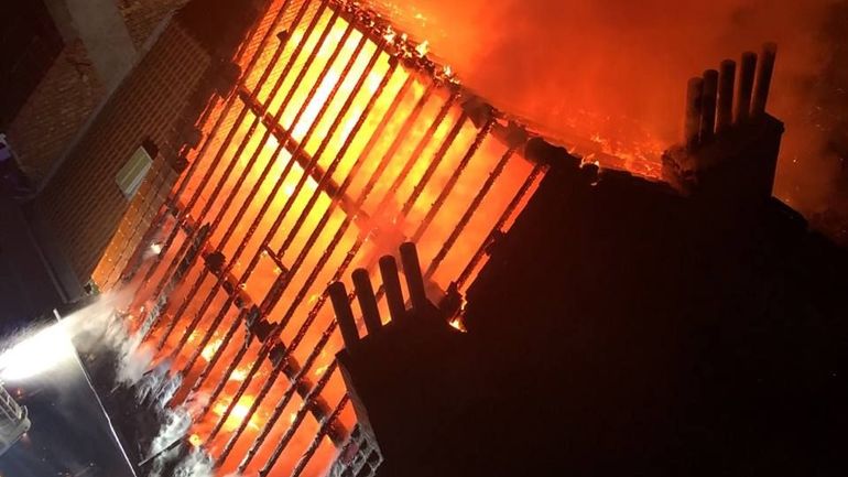 Un immeuble gravement endommagé à Uccle après un incendie