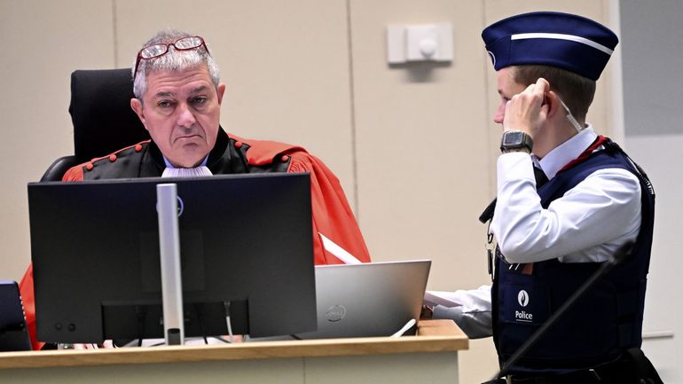 Procès des attentats de Bruxelles : le procureur Bernard Michel poursuit la lecture de l'acte d'accusation