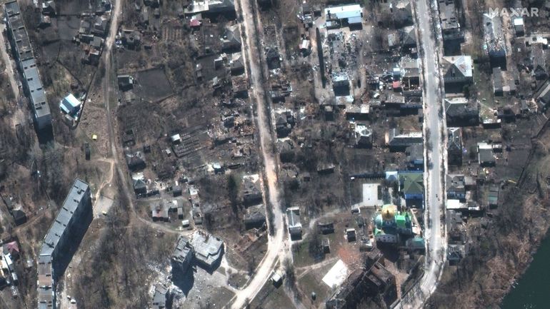 Invasion de l'Ukraine : les corps d'une quarantaine de civils découverts dans les décombres d'un bâtiment d'Izioum