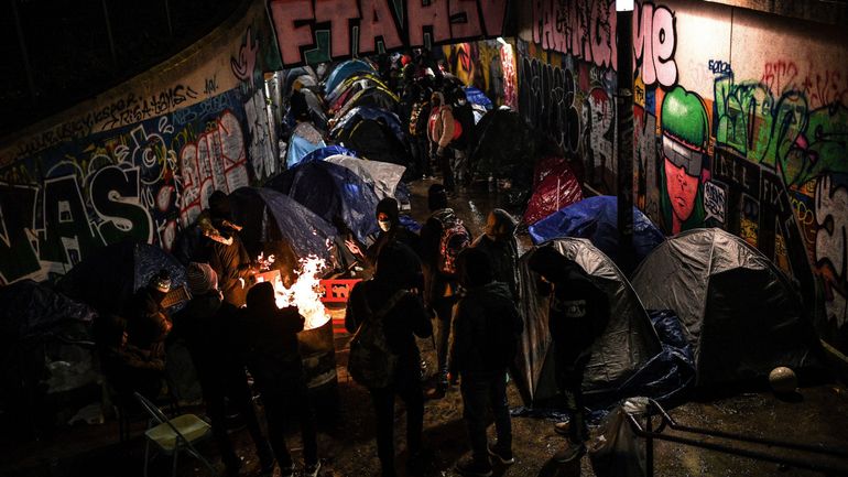 Plus de 200 migrants mis à l'abri après l'évacuation d'un tunnel parisien