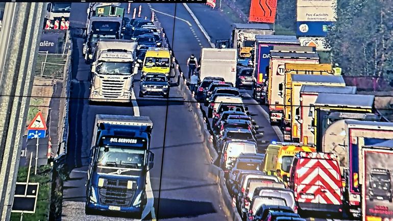 E42 fermée à Bois d'Haine en direction de Mons