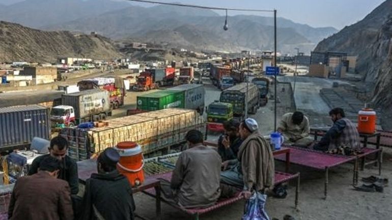 Tension Pakistan-Afghanistan :après une dizaine de jours de blocage, la frontière entre les deux pays est rouverte