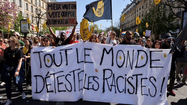 Election présidentielle : plusieurs centaines de manifestants en France contre l'extrême droite