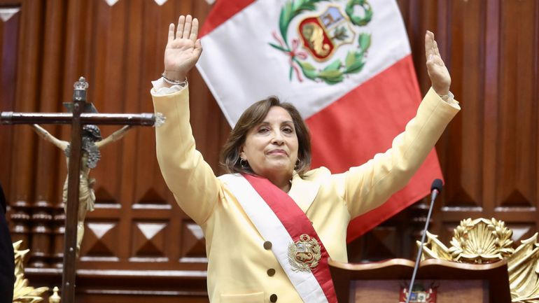 Pérou : la présidente appelle à 