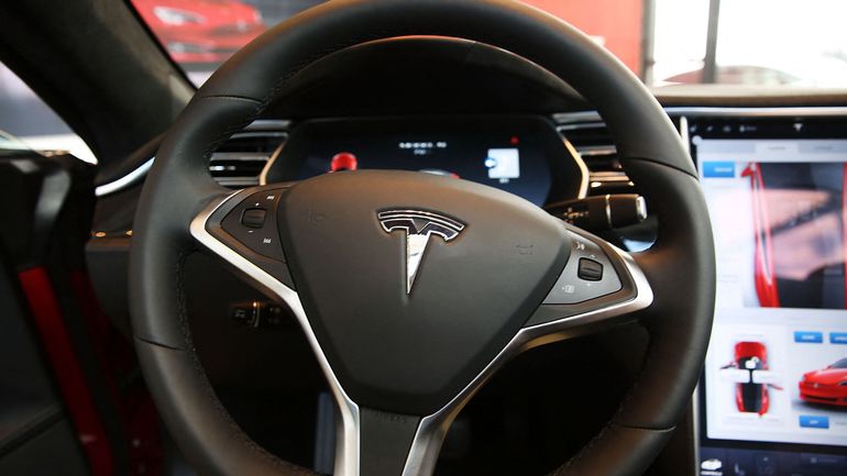 Accident de Tesla: le conducteur mis en examen pour homicide involontaire