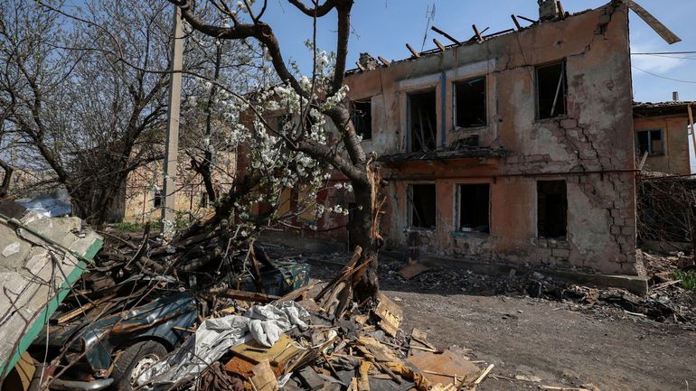 Les autorités ukrainiennes accusent des soldats russes d'avoir tiré sur des civils dans une ville du front