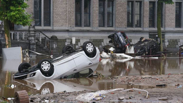 Inondations en Belgique : le calme revenu, la solidarité s'organise à Verviers, Theux et Grivegnée