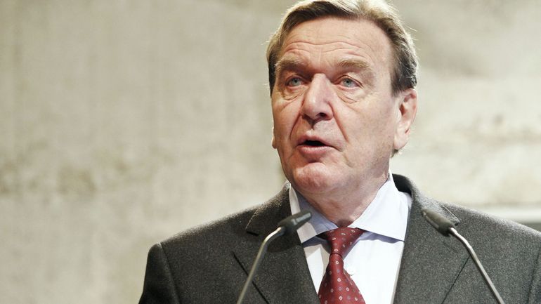 Guerre en Ukraine : l'ex-chancelier allemand Gerhard Schröder à Moscou pour s'entretenir avec Vladimir Poutine
