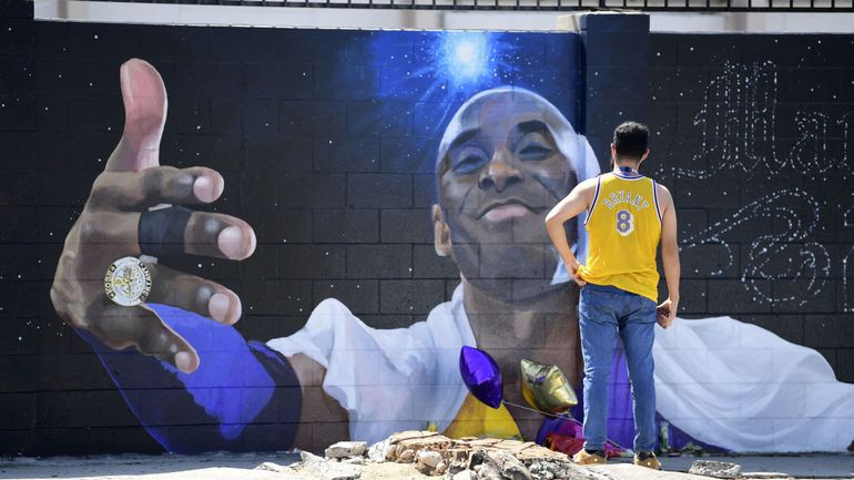 Mort du basketteur Kobe Bryant en 2020 : le jury condamne des secouristes à payer 31 millions de dollars pour avoir pris des photos du crash