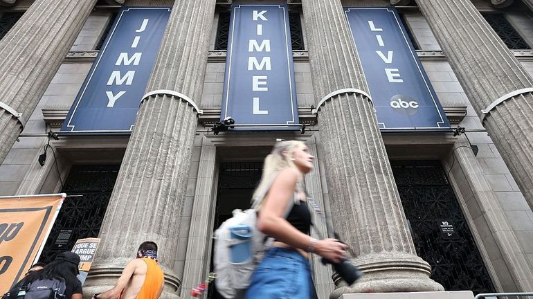 États-Unis : Donald Trump critique le retour de Jimmy Kimmel à la TV et évoque une possible action contre ABC