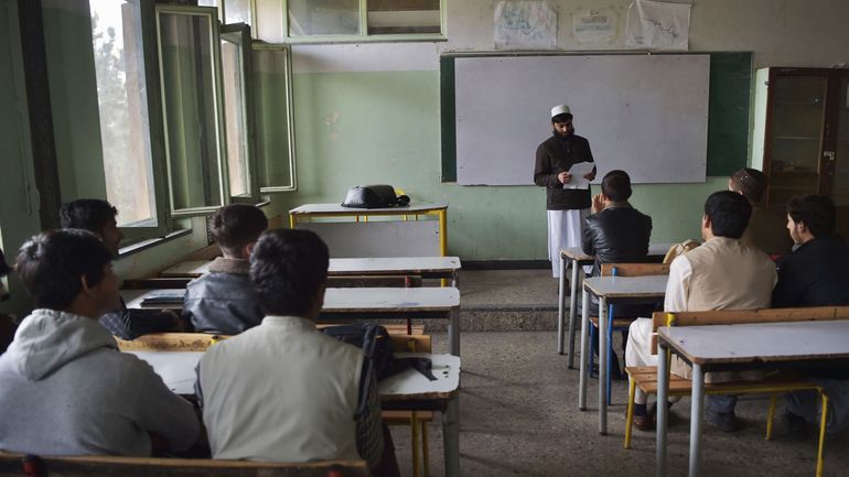 Afghanistan : les talibans suspendent les activités d'écoles gérées par des ONG