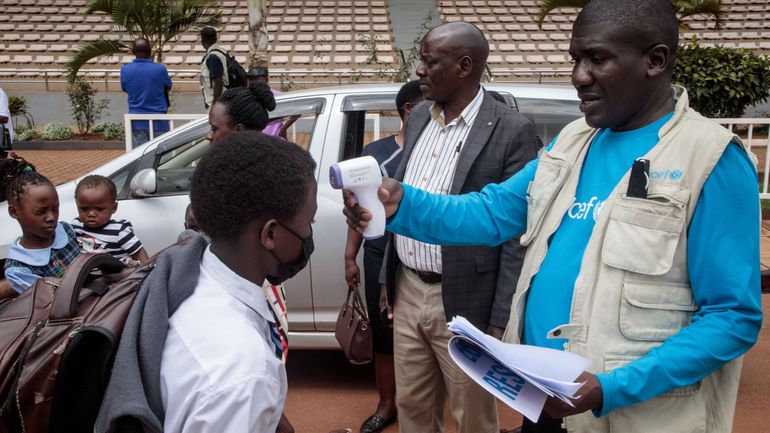 Ebola en Ouganda : extension du confinement dans deux districts