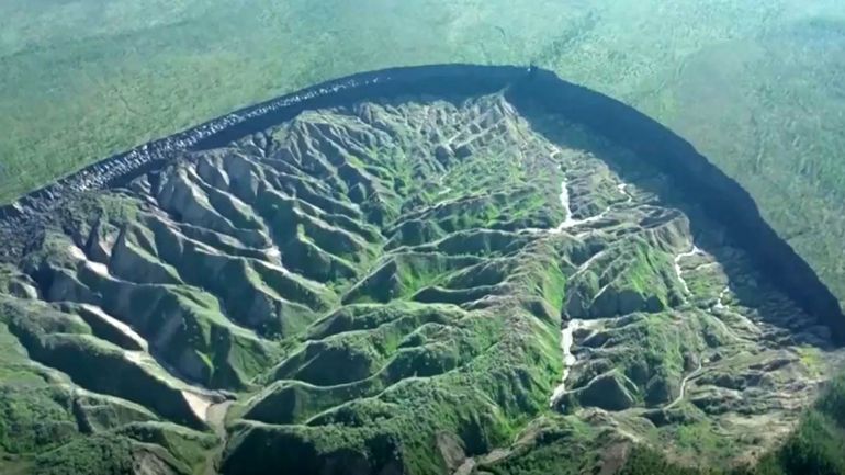 "La porte de l’enfer" continue de s’agrandir. Inquiétude autour du plus grand cratère du monde, le Batagaika